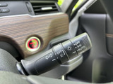 操作しやすい位置に配置されたウインカーレバー。確実な操作感で、安全な車線変更をサポートします。