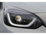 LEDヘッドライトで夜間の視認性も高く、更にオートライト搭載で、車外の明るさを感知し自動でライトを点消灯します。またエンジンOFFにすれば一緒に消灯し、消し忘れやトンネル走行時などに非常に重宝します!