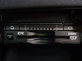 ★ETC(DSRC)が装備されています!!社外品とは違い収まりの良いデザインが人気!高速道路を利用する際は必需品ですよね!!ストレス無く料金所を通過出来ます!!