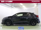 車線はみ出し防止警告【レーンアシスト】、衝突予防および衝突安全システム【PCS】で安心を。障害物や歩行者などを検知、警告してくれる【クリアランスソナー】がトラブルを未然に防ぐサポートをしてくれます。