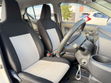 運転席シート廻りは使用感も少なく、良好な状態となっています。前オーナー様が丁寧に使っていたことがよくわかりますね。
