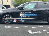 人気のヘッドアップディスプレイ!現在の車速、ナビゲーション・システムによるルート案内の矢印表示、チェック・コントロール、前車接近警告など、さまざまな情報をドライバーの視界内に直接表示いたします!