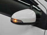 サイドターンランプ付きドアミラー。車両のドレスアップと右左折時の被視認性を兼ね備えたお洒落なミラーです。