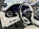 Burmester4Dサラウンドサウンドシステム MBUXハイパースクリーン  ブラックピアノラッカーフローイングラインセンタートリム リアエンターテイメント用ヘッドフォン2個 22オンチマイバッハホイール