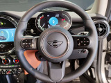 ミニ独特のゴーカートフィーリングと呼ばれる軽快なハンドリングはAT車、MT車のどちらでも楽しめます。