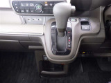 見方が分からないときは、どんなことでも中古車選びのプロであるスタッフにおたずねください。