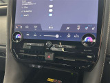 デュアルエアコンとは、運転席と助手席で、個別に温度設定ができる機能です。気温の感じ方は、人それぞれ違うもの。乗る人に優しい機能ですね。