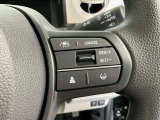 アクセルから足を離しても設定したスピードを保ち走行し、高速道路での疲労軽減に役立つクルーズコントロール付きです!