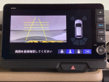 バックモニター付きで、車庫入れやバック時の後方確認をサポート。
