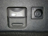 【電源コンセント】非常時やキャンプなどに役立つAC100V/1500Wコンセント付きです。