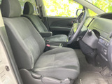 運転席からの視界は広く、運転操作もスムーズに行えます。シートの形状も体にフィットし、長距離運転でも疲れにくいでしょう。
