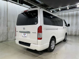 後ろから見ると車の印象も変わりますね♪