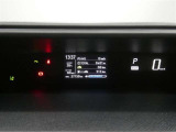 各操作スイッチは使いやすい位置に配置され、とっても見やすいメーターです。夜間時はラグジュアリーな気分にさせてくれる照明が魅力ですので、夜のドライブも楽しみになりますよ♪