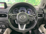 【純正革巻きステアリング】上質な革を使用することで、手にしっかり馴染みとても運転しやすいハンドルです♪