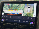 【パノラミックビューモニター】専用のカメラにより、上から見下ろしたような視点で360度クルマの周囲を確認することができます☆死角部分も確認しやすく、狭い場所での切り返しや駐車もスムーズに行えます。
