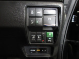 ETC2.0。高速道路の料金所はキャッシュレスで。ご納車後すぐにお使い頂けるようセットアップしてのお渡しとなります。スイッチを軽く引くだけで、パーキングブレーキが作動します。両側電動スライドドアです。
