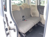 お車選びをお楽しみ頂けるよう、在庫車の展示スペースを十分に確保しております。