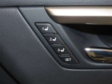 運転席は三人分のシートポジションを記憶します。