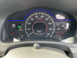 視認性の高いメーターで運転情報を的確に把握できます!