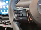 MINIの内装はとにかく『円』に拘ったデザインコンセプトが一目で伝わってきます。これほど円形に拘った車は他に御座いません。伝統のデザイン、トグルスイッチなど遊び心のある内装で御座います。