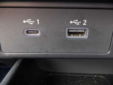 USB充電ソケット装備。