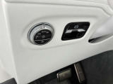 Burmester4Dサラウンドサウンドシステム MBUXハイパースクリーン  ブラックピアノラッカーフローイングラインセンタートリム リアエンターテイメント用ヘッドフォン2個 22オンチマイバッハホイール