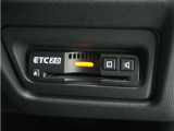◆ETC2.0装着◆進化したドライブ体験。料金収受システムだけだったETCが生まれ変わって、高速道路を賢く使うETC2.0に進化しました。多彩な情報サービスが便利で快適なドライブ体験を提供します。