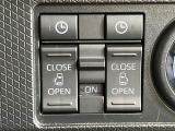 【両側パワースライドドア】スマートキーや運転席のスイッチで後席両側スライドドアの開閉が可能♪電動だから力を入れてドアを開ける必要が無く、小さなお子様でも簡単に開け閉めでき快適です♪