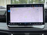 15インチディスプレイによるスマートフォン用アプリ[Apple CarPlay][Android Auto]対応の純正ナビインフォテイメントシステム「Discover Pro Max」を装備、ラジオのほか、USB、Bluetoothハンズフリー通話にも対応
