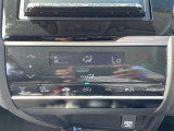【エアコン】『エアコン装備』の画像になります。暑い夏でも寒い冬でも、車内に快適な空気を届けるので、いつでも快適な車内空間を創り上げます!