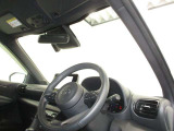 見通しのよいすっきりとした視界で、誰でも運転しやすいです。運転のしやすさは疲れにくさにも繋がりますよ♪