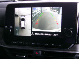 アラウンドビューモニター付きです 上から見たイメージで駐車出来ますので車庫入れの苦手な方も楽に駐車出来ます♪