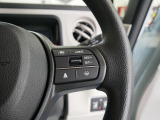 【ACC〈アダプティブ・クルーズ・コントロール〉】予め設定した車速内でクルマが自動的に加減速。前走車との適切な車間距離を維持しながら追従走行しドライバーの運転負荷を軽減します。