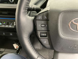 運転中、オーディオの操作をしてて、ハッとしたことはありませんか?ステアリングスイッチは、運転中でもハンドルでオーディオの操作が可能です。安全なドライブをサポートします。