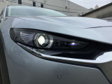 LEDヘッドランプ装備・消費電力が少なく明るいので夜間走行も安心して運転出来ます。
