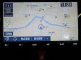 純正ナビを装備。タッチパネル式で使いやすく、お出かけもラクラクです。