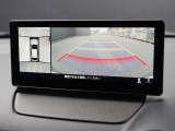 360&deg;ビューモニターを搭載しています。コーナーセンサーと合せてお使いいただくことで、安全、安心にお車の取り回しを行っていただけます。