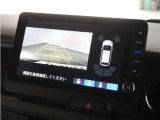 ◆リアワイドカメラシステム◆3種類の表示で後方確認をサポート♪セレクトレバーを「R」の位置に入れるとカメラ画像に切り替え。ノーマルビューでは従来のリアカメラと同様の標準的なビューで表示します!