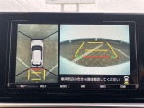 狭い駐車場や立体駐車場などもリアルに映るバックガイドモニター付でラクラク駐車♪(パノラミックビューモニター付)