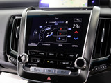 ★使いやすさや安全性を追求したステアリング周り!高級車ゆえにスイッチ類が多いのも特徴ですね!考え尽くされた配置ですぐに使いこなす事が出来ますのでご安心下さい!是非、体感してみて下さい!!