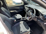 運転席まわりは、使用感も少なく良好な状態です。