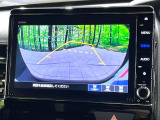 【バックカメラ】駐車時に後方がリアルタイム映像で確認できます。大型商業施設や立体駐車場での駐車時や、夜間のバック時に大活躍!運転スキルに関わらず、今や必須となった装備のひとつです!