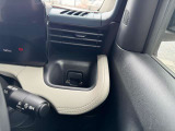 運転席側ドリンクホルダー
