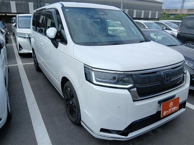 ステップワゴン 2.0 e:HEV スパーダ カロッツェリア10インチフリップダウンモニ