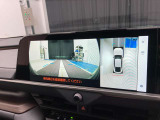 フロントカメラは運転席よりも前の視界を確保することで事前に危険を予知し、事故や衝突を防ぎます。