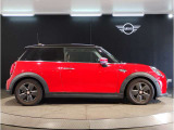☆MINIの車の始まりは大人四人がギリギリ乗れるコンパクトな車です!!今となっては3ナンバーですが、もともとは5ナンバーの車でした!!