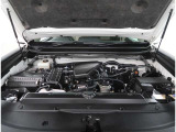 【エンジンルーム】エンジンルームもキレイに洗浄されています。ご納車前にしっかり整備させて頂きますので、ご安心ください。