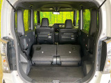 普段のお買い物や通勤、送迎等に十分な荷室スペースを確保しております。セカンドシートを倒すと、大きな荷物の積載も可能です♪