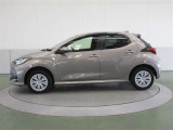 上質な乗り心地を追求した、滑らかな動きのフロントマクファーソン式フロントサスペンション。