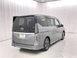 後ろから見ると車の印象も変わりますね♪